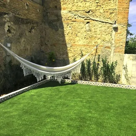 Surumai House, Casa En Un Pueblo De Ensueno Нивар